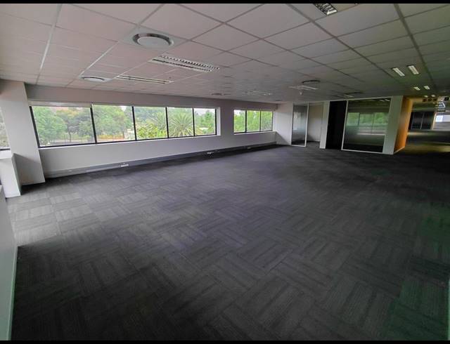 1,960M² OFFICE TO LET IN WOODMEAD